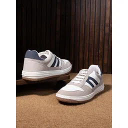Styli Men Colourblocked Low Top Sneakers with Stripe Detail