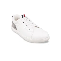 Metro Men White Sneakers
