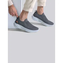 NEEMANS Men Woven Design Slip-On Sneakers