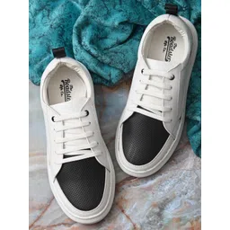 The Roadster Lifestyle Co Men White  Black Colourblocked Sneakers