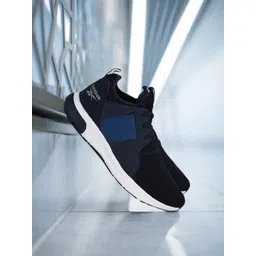 Reebok Men Navy Blue STROM RUNNER Running Shoes