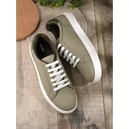The Roadster Lifestyle Co Women Casual Sneakers