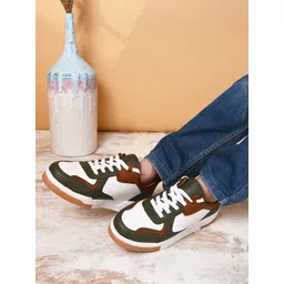 San Frissco Men PU Light WeightCasual Sneakers