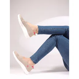 Carlton London sports Women Woven Design Slip-On Sneakers