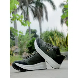 Liberty Mount E Men Textured Sports Running Shoes