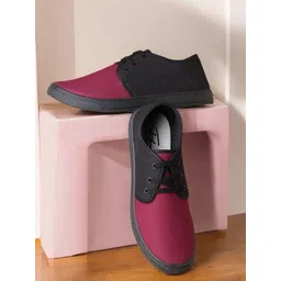 Spotwalk Men Colourblocked Lightweight Sneakers