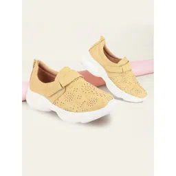 Fausto Women's Yellow Walking Shoes