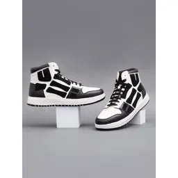 Big Fox Men Colourblocked Sneakers