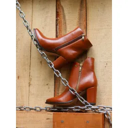 Monrow Women's Tan Casual Booties