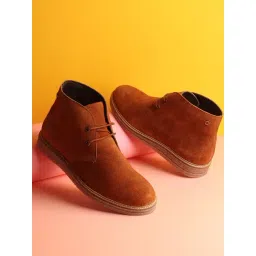 Carlton London Men's Tan Chukka Boots