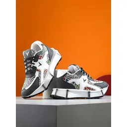 Vellinto Men Printed Sneakers