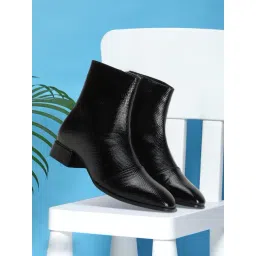 Carlton London Women's Black Casual Booties