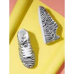 The White Pole Women's White Casual Sneakers