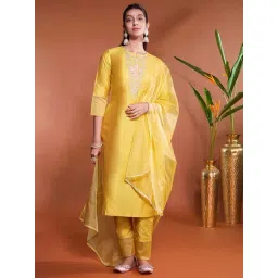 Daali Yellow Regular Fit Embroidered Kurta Set