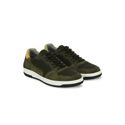 Overdrive Men Colourblocked Suede Sneakers