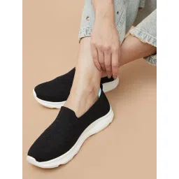 Ginger by Lifestyle Women's Black Walking Shoes