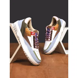 CLOG LONDON Men Colourblocked Sneakers