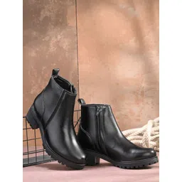 Layasa Women Chelsea Boots