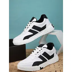 AMICO Men Colourblocked Lace-Ups Sneakers