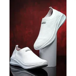 Asian Men's White Walking Shoes