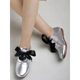 Shoetopia Women's Silver Sneakers