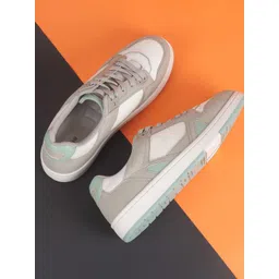 Mochi Women Colourblocked Sneakers