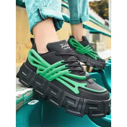FreeMo Men Green Casual Shoes