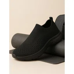 KRAASA Men Mesh Walking Non-Marking Shoes