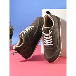 The Roadster Lifestyle Co Men Lace-Up Chunky Round Toe Casual Sneakers