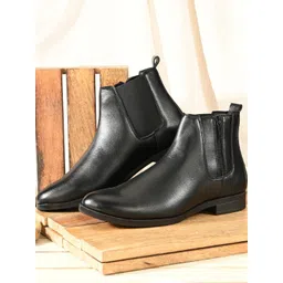 Roadster Men Black Solid Mid-Top Chelsea Boots