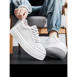 Corsac Men Textured Sneakers