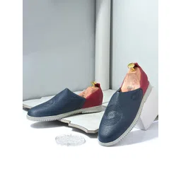 BIZZARO Men Sneakers