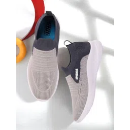 SPRENGE Men Woven Design Sneakers