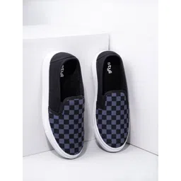 Styli Men Grey Checkerboard Round Toe Comfort Insole Slip-On Sneakers