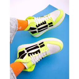 Big Fox Men Fluorescent Green Colourblocked Sneakers