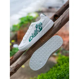 Xtep Men Printed Sneakers