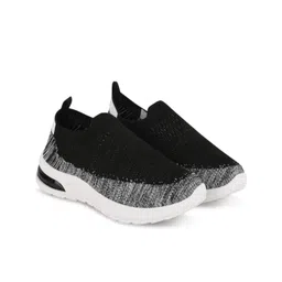 VRINO Men Textured Slip-On Sneakers