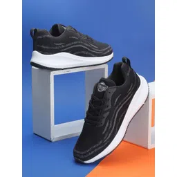 Field Care Men Colourblocked Sneakers