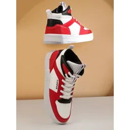 Campus Men Round Toe Memory Foam Sneakers