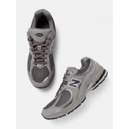 New Balance Men Woven Design 2002 Sneakers