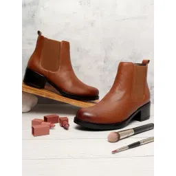 Elle Women's Tan Chelsea Boots