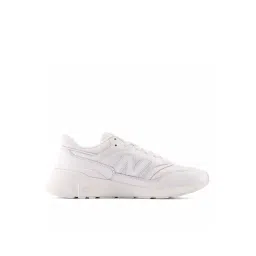 New Balance Men's White Casual Sneakers