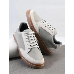 Fashion Victim Men Colourblocked Velvet Sneakers