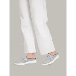 KazarMax WWomen Printed Mule Sneakers