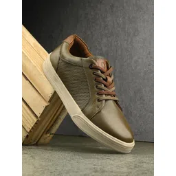 Egoss Men Leather Textured Casual Sneakers