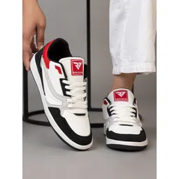 RUN SEVEN Men PU Sneakers