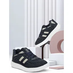 KRAASA Men Textured Sneakers