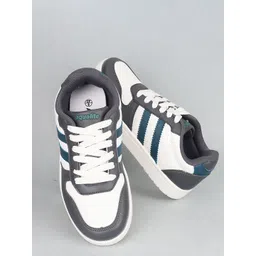 Aqualite Men Colourblocked Sneakers
