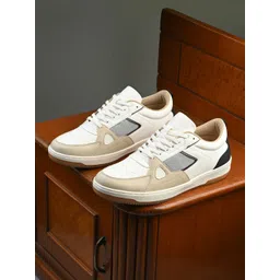 The Roadster Lifestyle Co Men Colorblocked Casual Sneakers