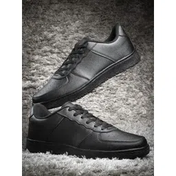 KANGAROOZ Men Moisture Wicking Sneakers